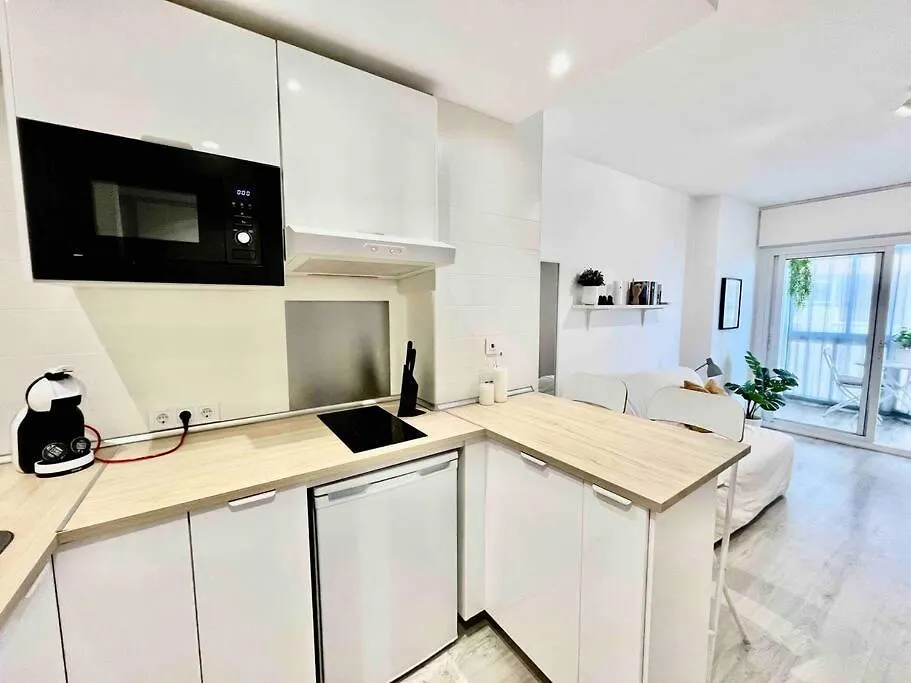 Cozy Central Studio Near The Beach Benalmadena Apartment