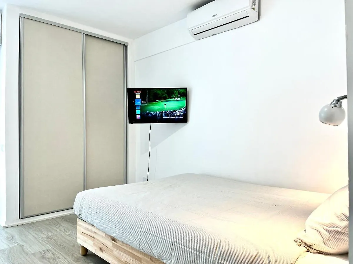 Cozy Central Studio Near The Beach 베날마데나코스타 아파트
